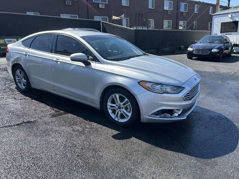 Used 2018 Ford Fusion SE w/ Fusion SE Technology Package image 20