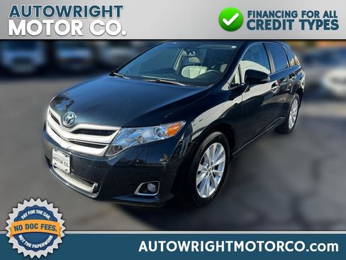 Used 2015 Toyota Venza LE image 1