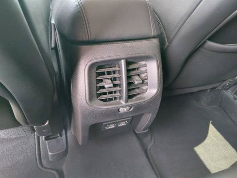 Used 2021 Jeep Cherokee Latitude Plus FWD image 11