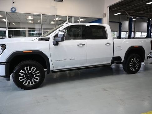 New 2026 GMC Sierra 2500 Denali Ultimate AWD/4WD image 12