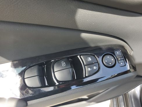 New 2025 Nissan Altima 2.5 SR image 19