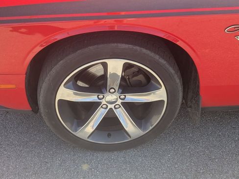 Used 2015 Dodge Challenger R/T Plus image 9