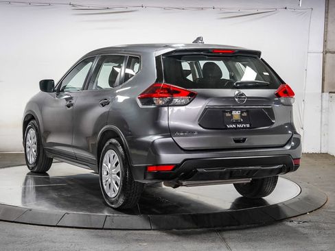 Used 2018 Nissan Rogue S FWD image 2