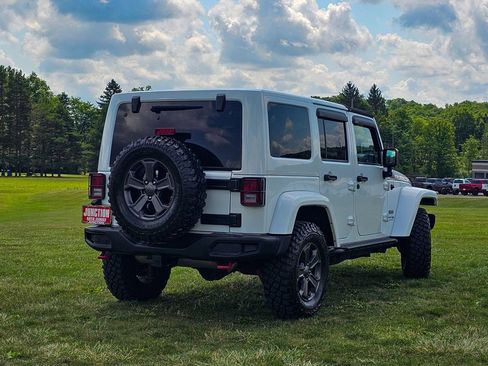 Used 2018 Jeep Wrangler Unlimited Rubicon AWD/4WD image 3