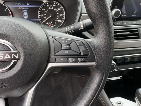 Used 2023 Nissan Altima 2.5 SV image 17