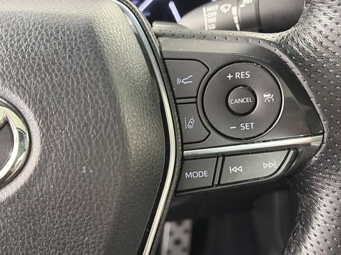 Used 2019 Toyota Avalon XSE image 18