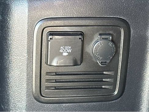 Used 2022 Toyota 4Runner SR5 Premium w/ Moonroof Package RWD image 32