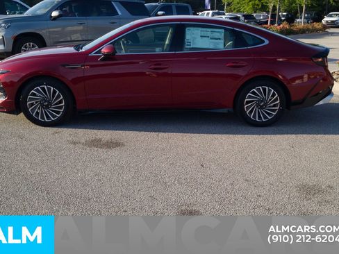 Used 2025 Hyundai Sonata SEL FWD image 8