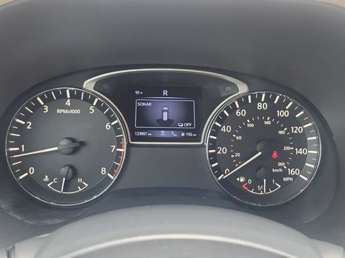 Used 2017 Nissan Pathfinder Platinum FWD image 23