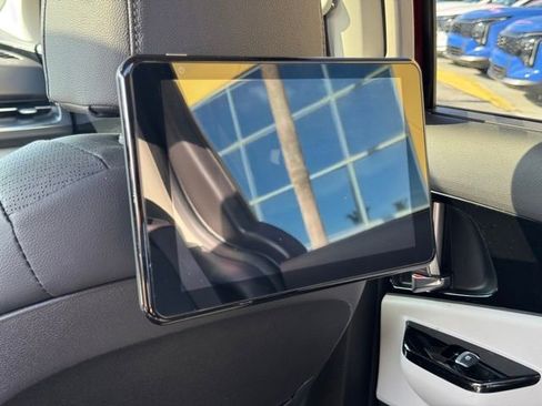 Used 2023 Kia Carnival SX Prestige FWD image 17