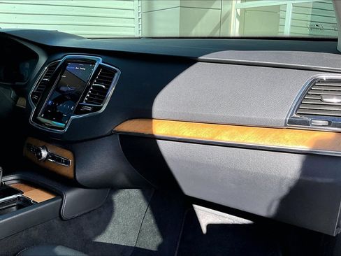 Used 2024 Volvo XC90 B6 Plus image 16