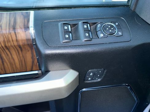 Used 2018 Ford F150 Lariat w/ Equipment Group 502A Luxury image 11