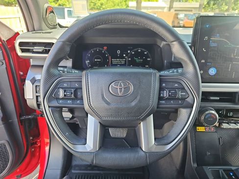 Used 2025 Toyota 4Runner TRD Off-Road Premium AWD/4WD image 20