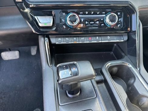 Used 2024 GMC Sierra 1500 AT4 w/ Technology Package AWD/4WD image 19