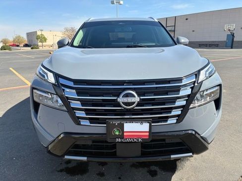 Certified 2024 Nissan Rogue Platinum w/ Platinum Premium Package image 9