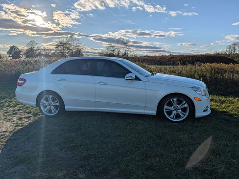 Used 2013 Mercedes-Benz E 350 Sedan image 4