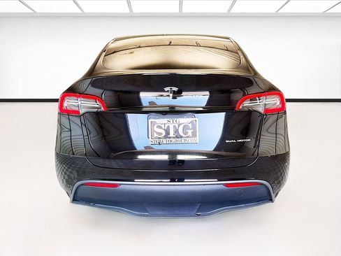 Used 2023 Tesla Model Y Long Range AWD/4WD image 5