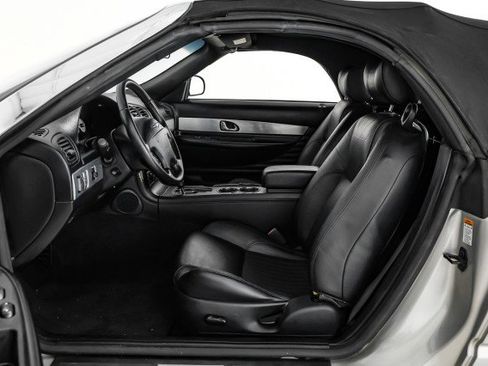 Used 2004 Ford Thunderbird image 28