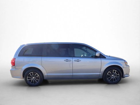Used 2019 Dodge Grand Caravan GT FWD image 6