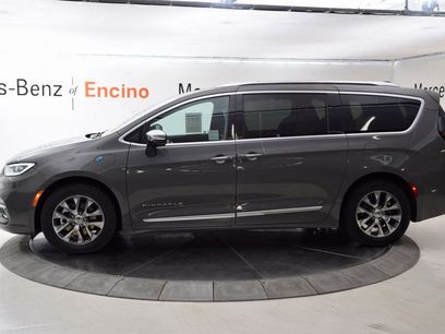 Used 2023 Chrysler Pacifica Pinnacle