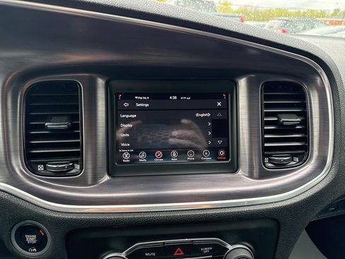 Used 2018 Dodge Charger SXT w/ Blacktop Package RWD image 33