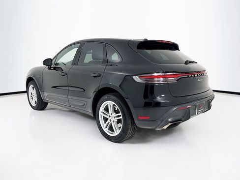 Certified 2022 Porsche Macan AWD/4WD image 3