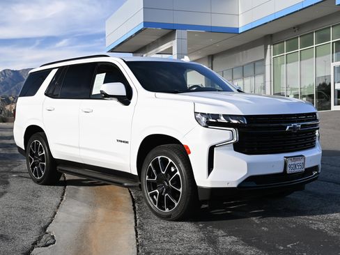 Used 2023 Chevrolet Tahoe RST w/ Luxury Package image 2