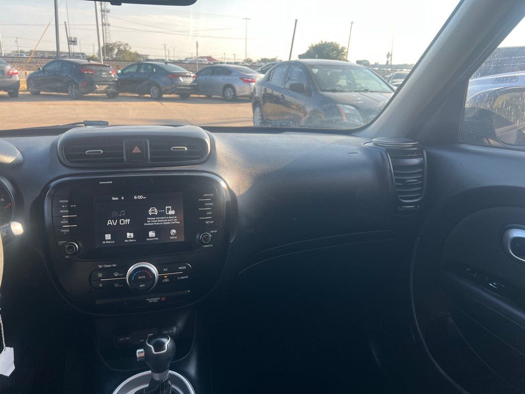 Used 2018 Kia Soul + FWD image 20