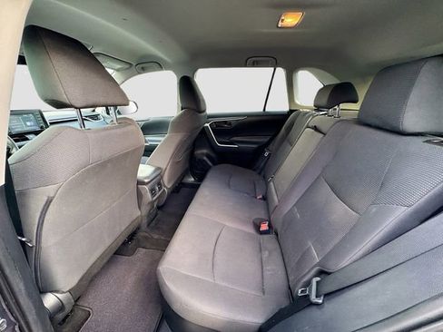 Used 2020 Toyota RAV4 LE image 23