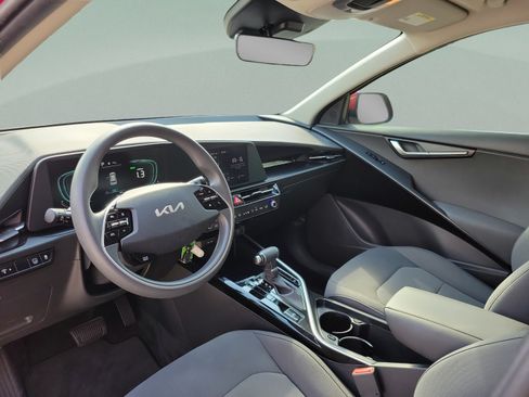 Used 2024 Kia Niro LX FWD image 8