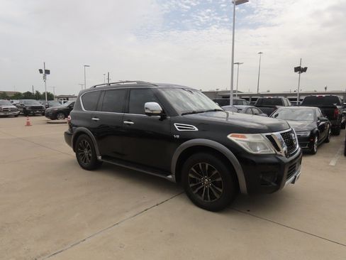 Used 2017 Nissan Armada Platinum w/ Interior Lighting Package RWD image 7