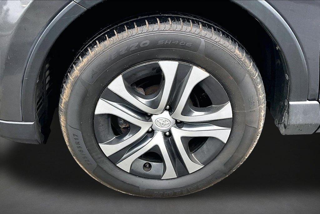 Used 2016 Toyota RAV4 LE AWD/4WD image 31