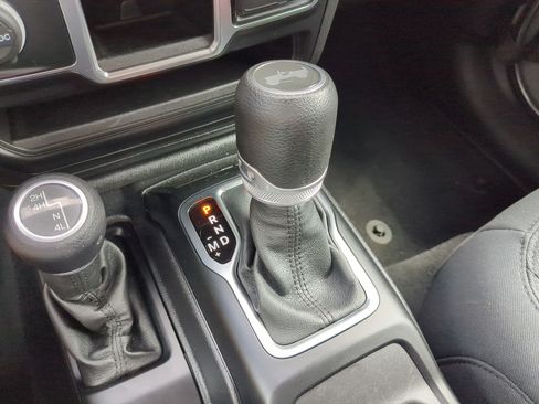 Used 2021 Jeep Wrangler Unlimited Sport AWD/4WD image 23