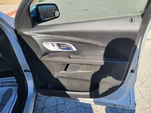 Used 2017 Chevrolet Equinox LT w/ Convenience Package image 27