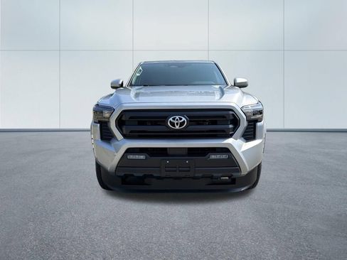 Used 2025 Toyota Tacoma SR5 AWD/4WD image 3
