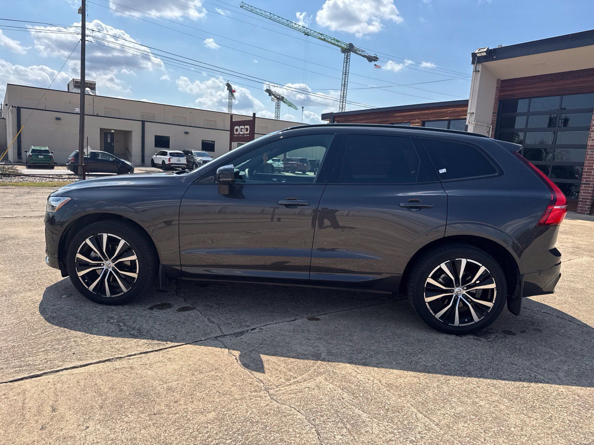 Used 2024 Volvo XC60 B5 Plus w/ Protection Package Premier AWD/4WD image 10
