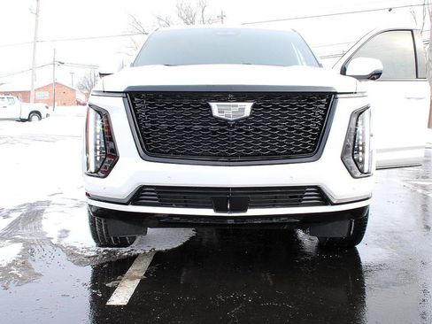 Used 2025 Cadillac Escalade Sport w/ Touring Package image 3