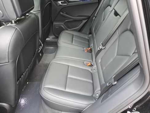 Certified 2026 Porsche Macan AWD/4WD image 19