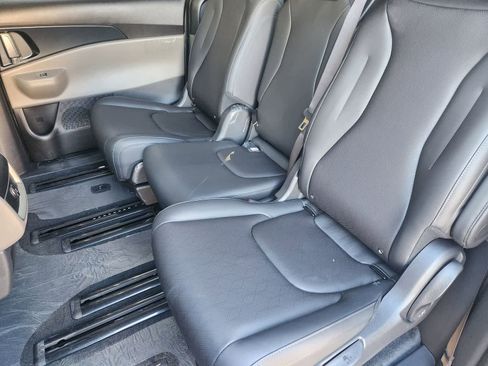 New 2026 Kia Carnival LXS image 25