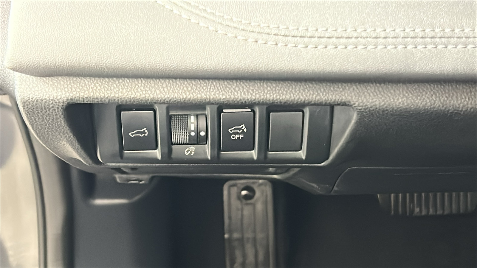Used 2023 Subaru Outback Limited AWD/4WD image 23