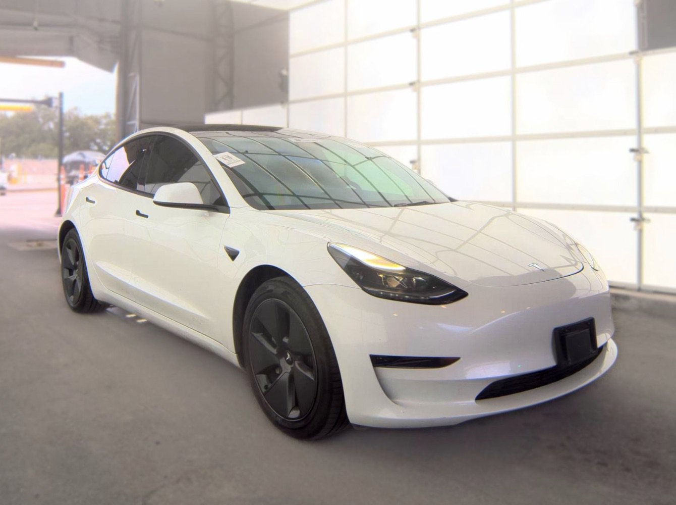 Used 2023 Tesla Model 3 Standard Range RWD image 3