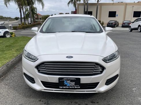 Used 2014 Ford Fusion SE image 2