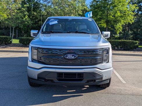 Certified 2025 Ford F150 Lightning Platinum AWD/4WD image 9