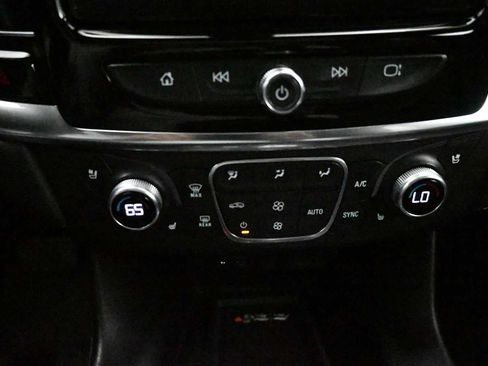 Used 2023 Chevrolet Traverse High Country AWD/4WD image 21