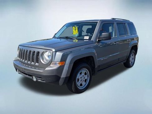 Used 2014 Jeep Patriot Sport w/ Power Value Group AWD/4WD image 2