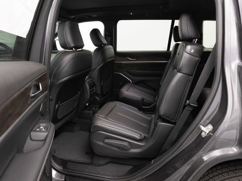 New 2026 Jeep Grand Cherokee L Limited w/ Limited Altitude Package AWD/4WD image 22