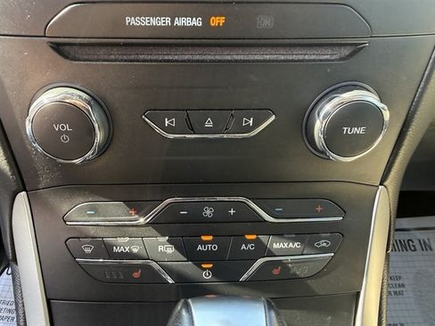 Used 2018 Ford Edge SEL w/ Equipment Group 201A AWD/4WD image 19