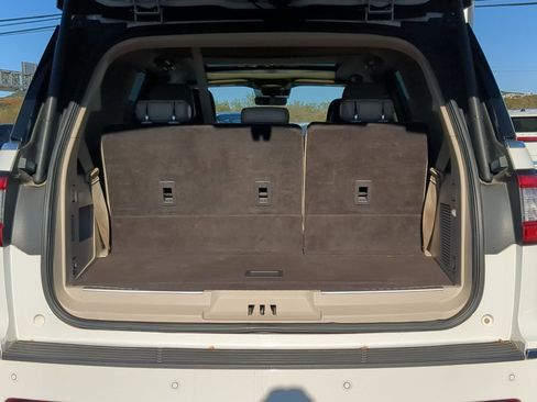 Used 2020 Lincoln Navigator Reserve w/ Luxury Package image 24