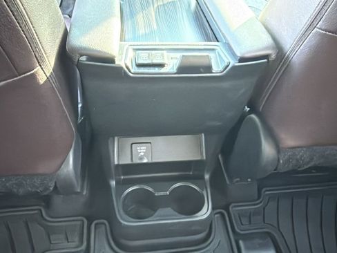 Certified 2024 Toyota Sienna Platinum image 33