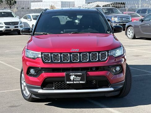 Used 2025 Jeep Compass Limited AWD/4WD image 3